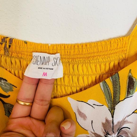 Yellow floral ruffle sleeve jumpsuit - Picture 7 of 9